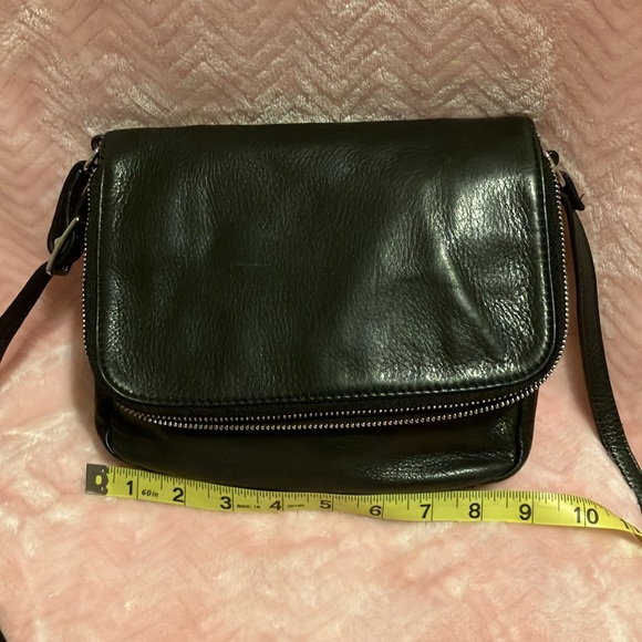Margot genuine leather crossbody bag - Picture 17 of 17